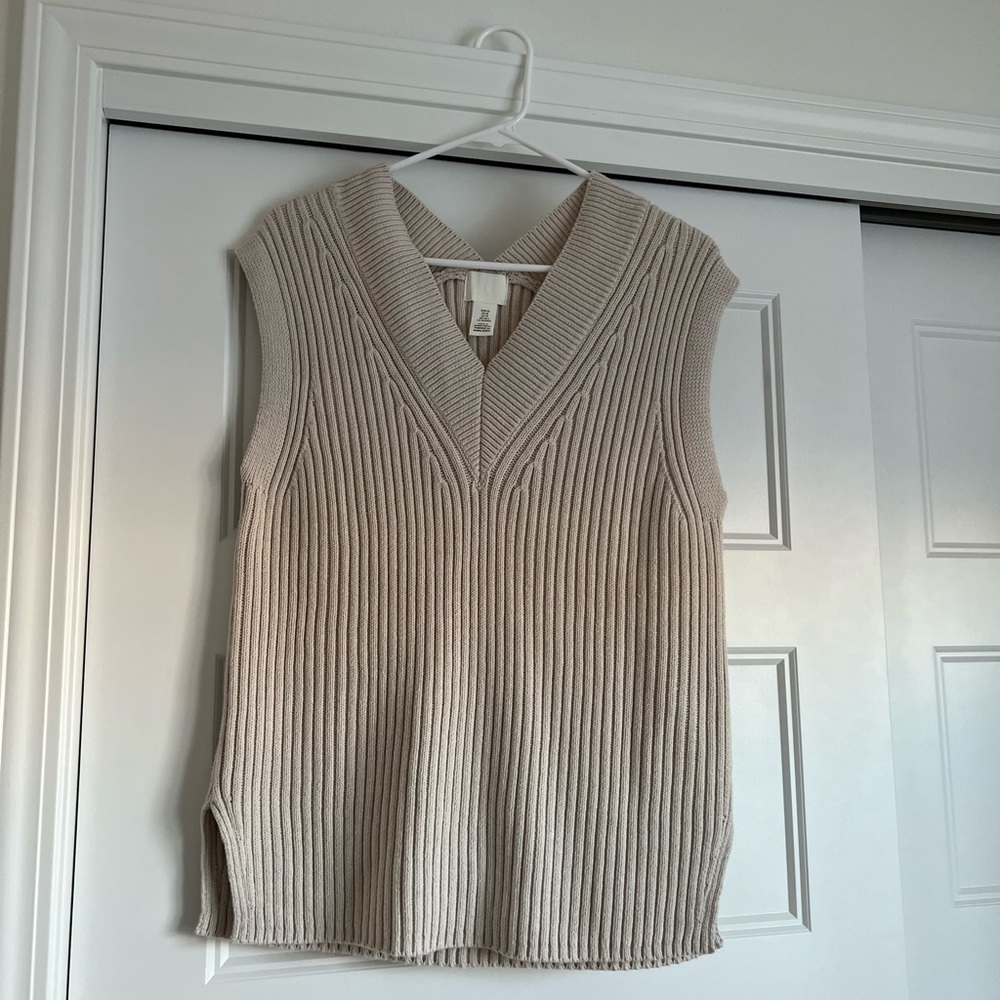 Sweater vest